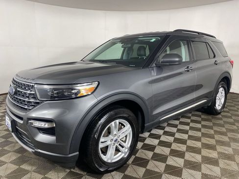 Used 2022 Ford Explorer XLT w/ Equipment Group 202A image 22