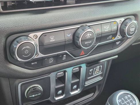 Used 2025 Jeep Wrangler Sport AWD/4WD image 14