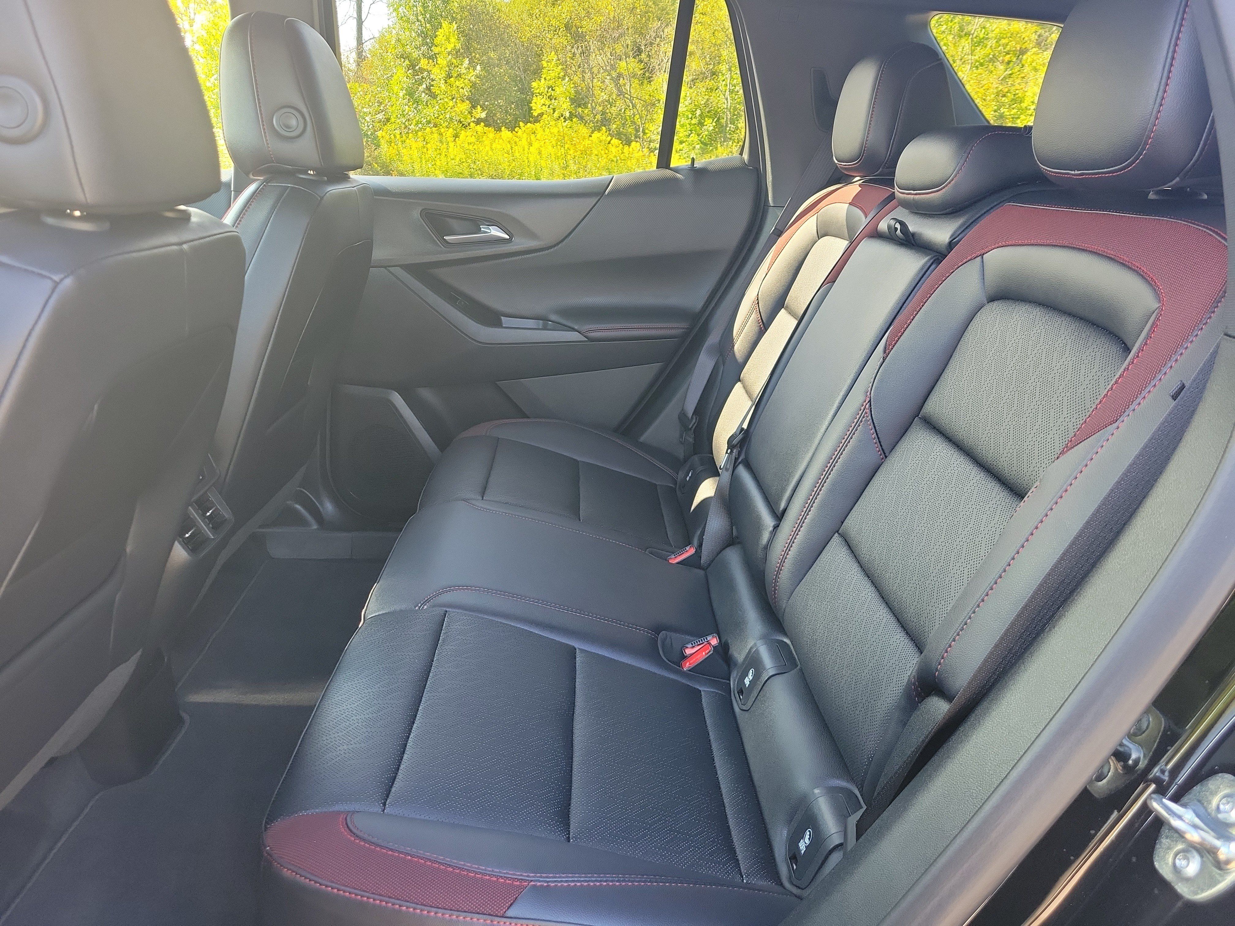 Used 2027 Chevrolet Equinox RS w/ Safety and Technology Package AWD/4WD image 16