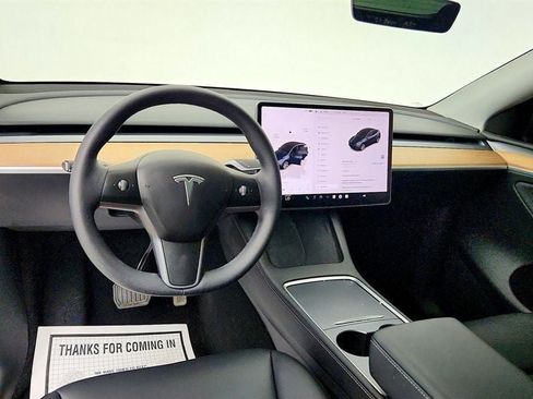 Used 2024 Tesla Model Y Long Range AWD/4WD image 12