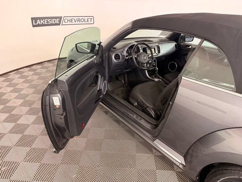Used 2018 Volkswagen Beetle 2.0T S FWD image 19