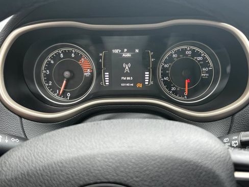Used 2017 Jeep Cherokee Latitude w/ Cold Weather Group AWD/4WD image 34