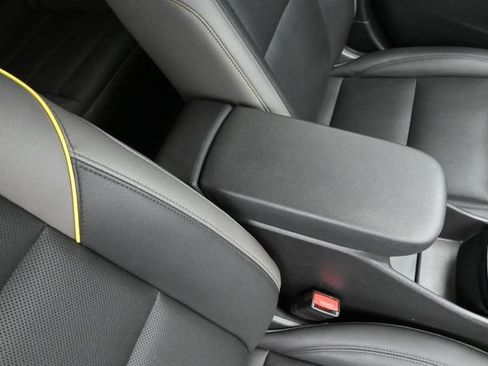 Used 2025 Chevrolet Trax ACTIV w/ Sunroof Package FWD image 35
