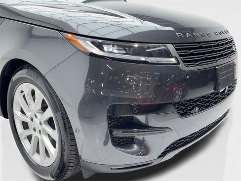 Used 2025 Land Rover Range Rover Sport image 3