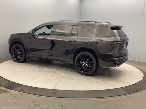 Used 2024 Chevrolet Traverse RS AWD/4WD image 9