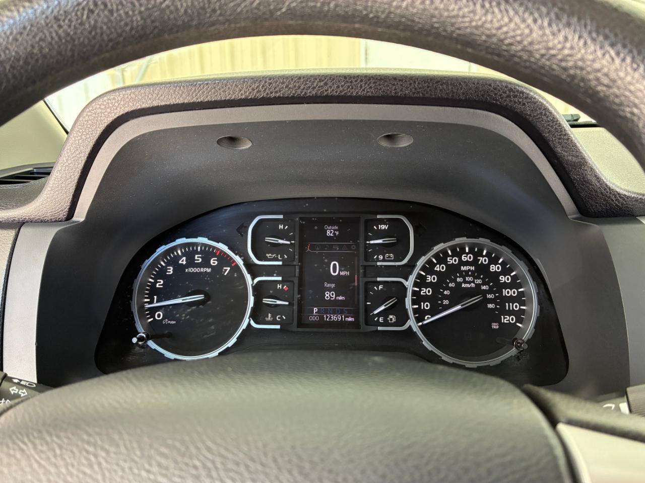 Used 2019 Toyota Tundra SR5 w/ SR5 Upgrade Package AWD/4WD image 16