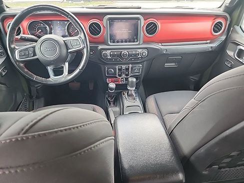 Used 2022 Jeep Gladiator Rubicon w/ Cold Weather Group image 11