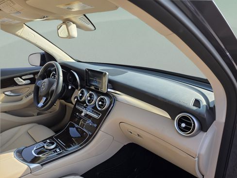 Used 2019 Mercedes-Benz GLC 300 image 27