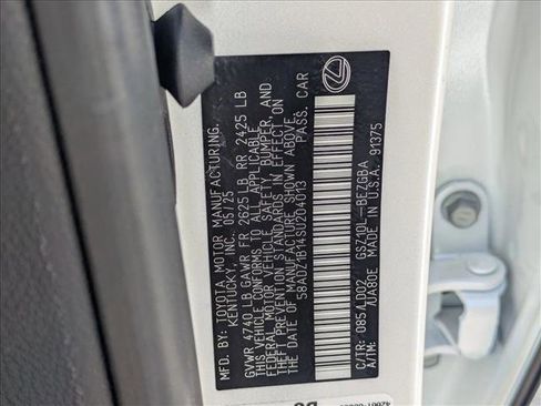 Used 2025 Lexus ES 350 w/ Premium Package image 17