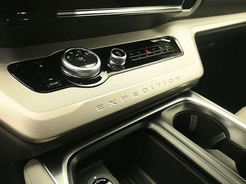 New 2026 Ford Expedition Active AWD/4WD image 17