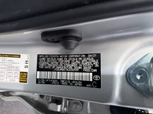 Used 2021 Toyota Corolla LE FWD image 37