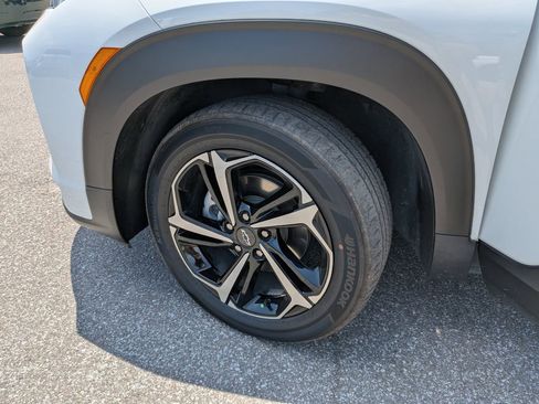 Used 2023 Chevrolet TrailBlazer RS AWD/4WD image 96
