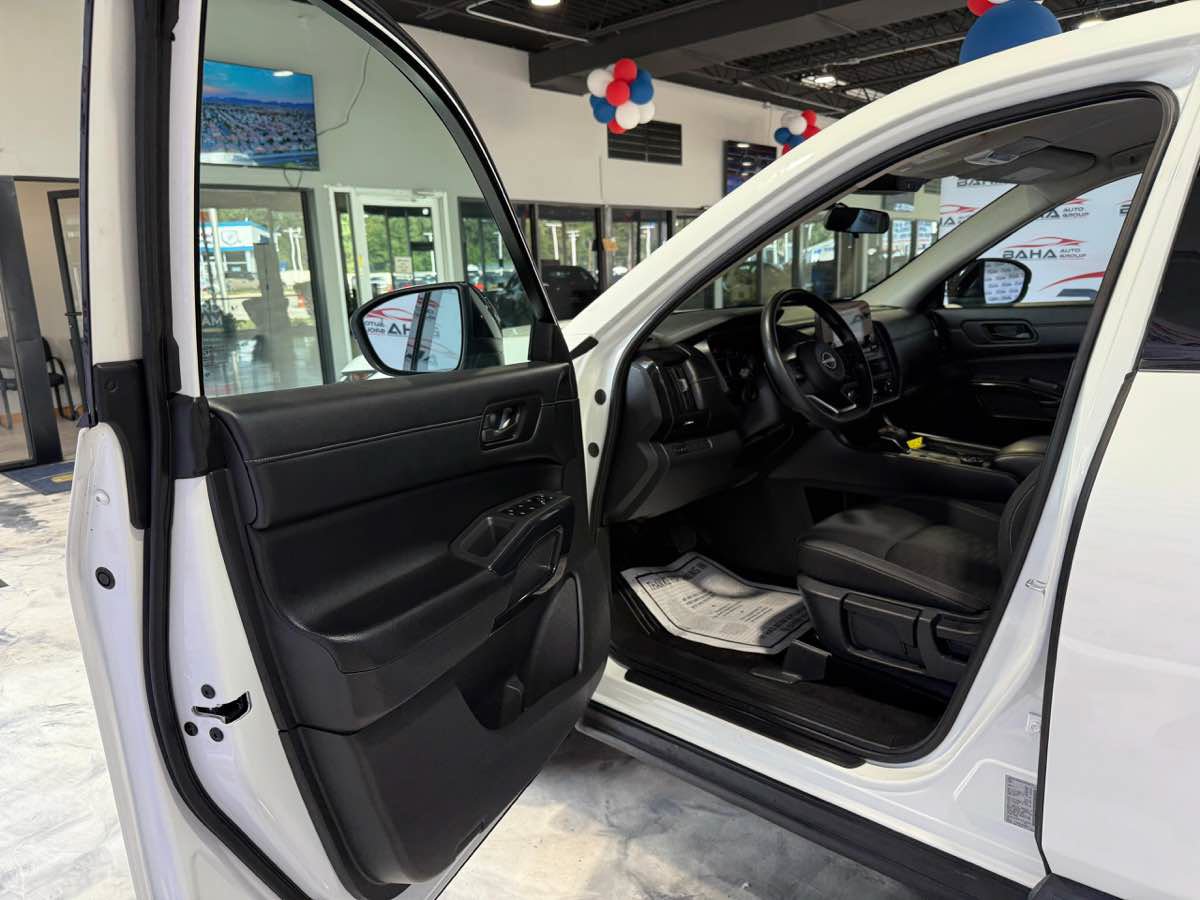 Used 2024 Nissan Pathfinder S AWD/4WD image 28