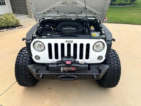 Used 2017 Jeep Wrangler Rubicon w/ Power Convenience Group image 19