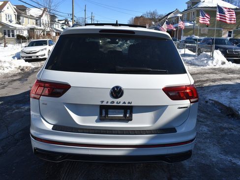 Used 2023 Volkswagen Tiguan SE R-Line image 8