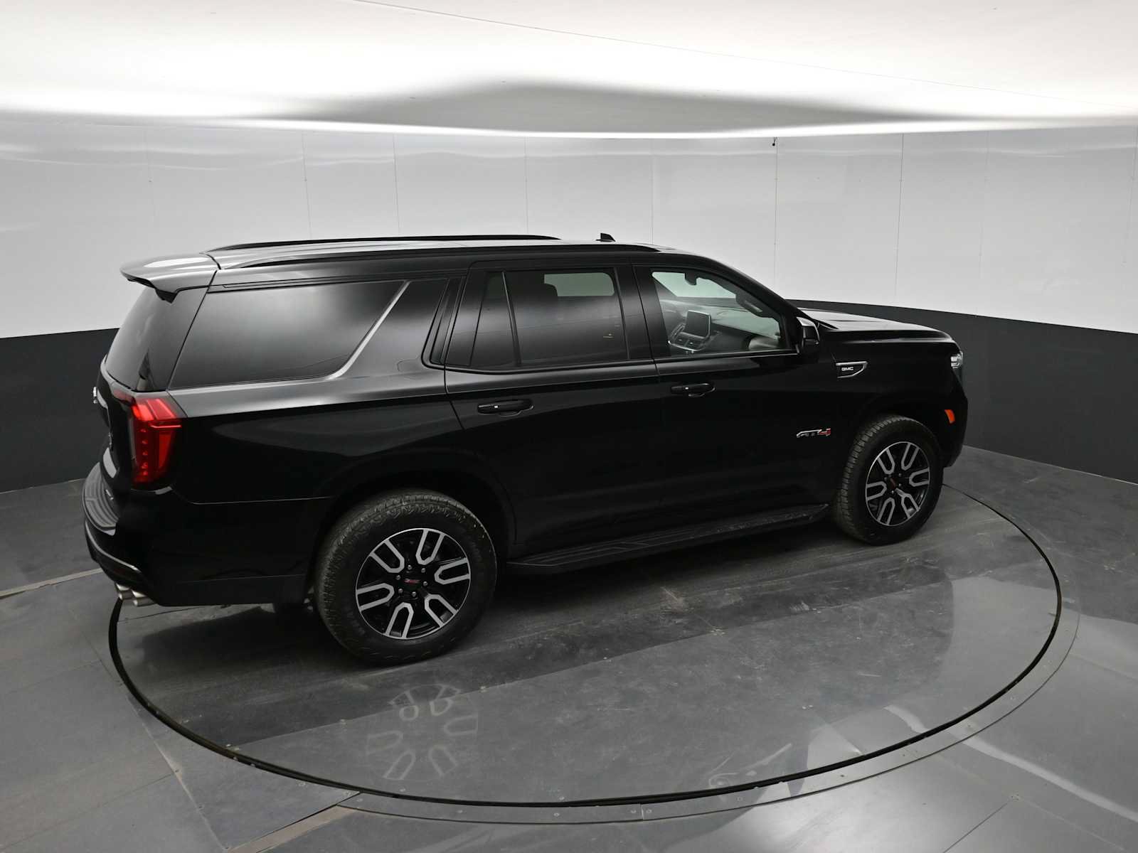 Used 2024 GMC Yukon AT4 AWD/4WD image 30