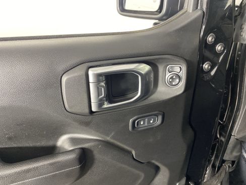Used 2024 Jeep Wrangler Unlimited Sport AWD/4WD image 14