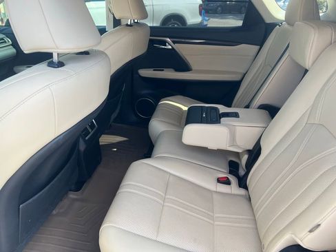Used 2022 Lexus RX 350L Luxury image 9