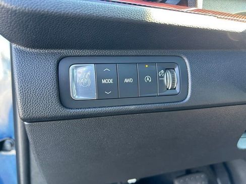 Used 2024 Chevrolet Traverse RS image 24