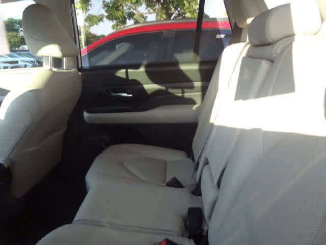 Used 2024 Toyota Grand Highlander AWD image 8
