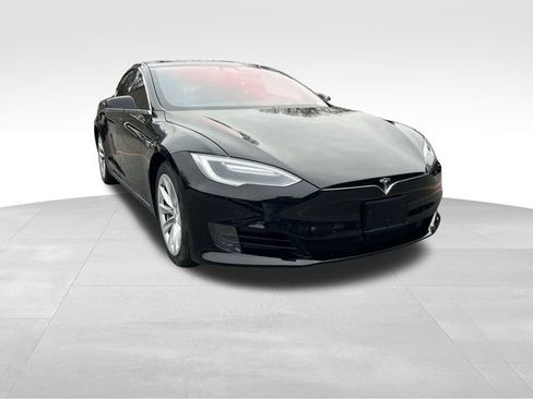 Used 2016 Tesla Model S 70 image 7