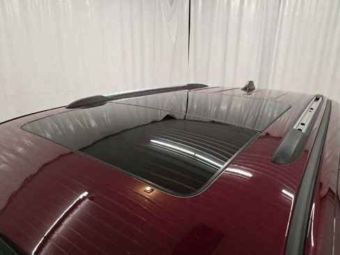 Used 2018 Jeep Grand Cherokee Limited image 10