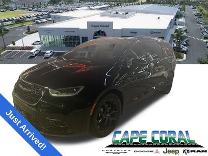 Certified 2025 Chrysler Pacifica Limited