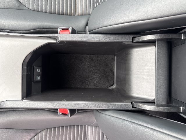 Used 2021 Toyota Camry SE FWD image 26