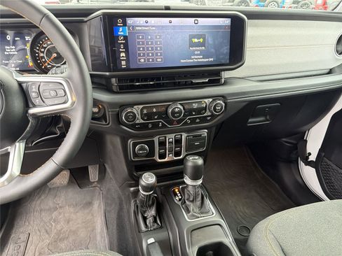 Used 2025 Jeep Wrangler Sahara w/ Safety Group image 27