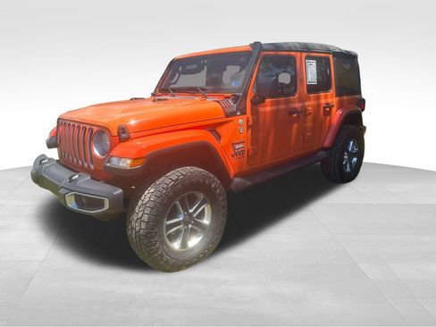 Used 2018 Jeep Wrangler Unlimited Sahara AWD/4WD image 3