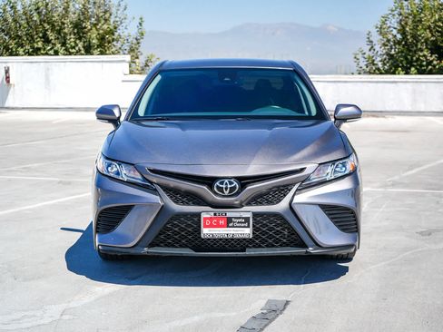 Certified 2019 Toyota Camry SE w/ Convenience Package FWD image 3