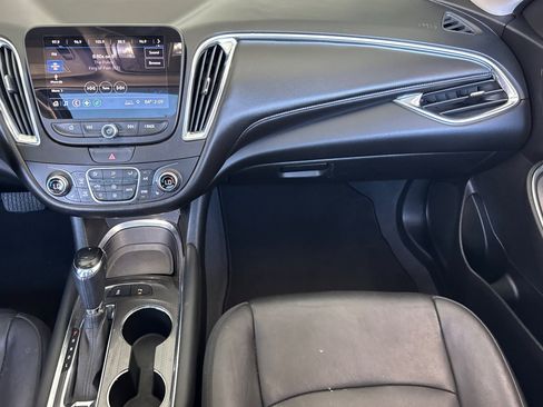 Used 2019 Chevrolet Malibu Hybrid w/ Leather Package FWD image 31