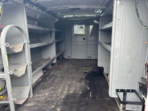 Used 2017 Chevrolet Express 2500 image 12