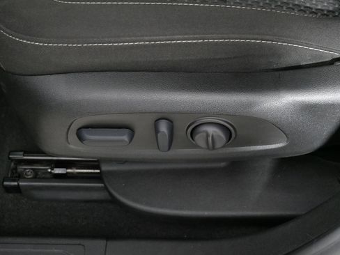 Used 2023 GMC Acadia SLE w/ Driver Convenience Package image 20