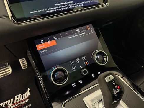 Used 2020 Land Rover Range Rover Evoque R-Dynamic SE image 15