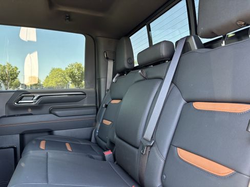 Used 2024 GMC Sierra 3500 AT4 w/ AT4 Premium Plus Package AWD/4WD image 32