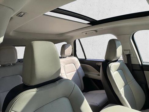 Used 2025 Lincoln Aviator AWD image 24