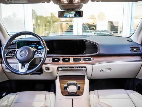 Used 2020 Mercedes-Benz GLE 350 w/ Premium Package image 14