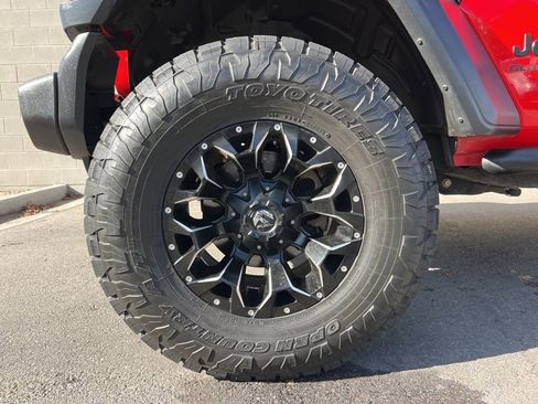 Used 2020 Jeep Gladiator Sport w/ Quick Order Package 24S image 25