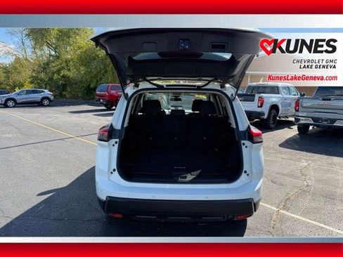 Used 2024 Nissan Rogue S image 24