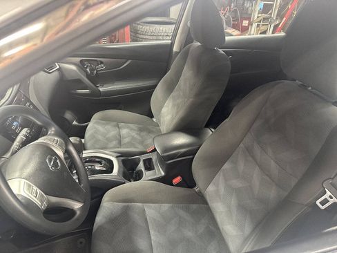 Used 2016 Nissan Rogue S AWD/4WD image 4