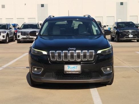 Used 2019 Jeep Cherokee Limited FWD image 2