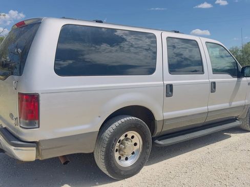 Used 2003 Ford Excursion XLT image 8