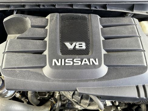 Used 2019 Nissan Titan PRO-4X image 27