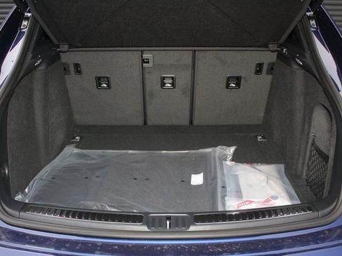 New 2026 Porsche Macan image 12