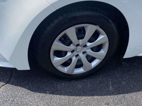 Used 2023 Toyota Corolla LE image 5