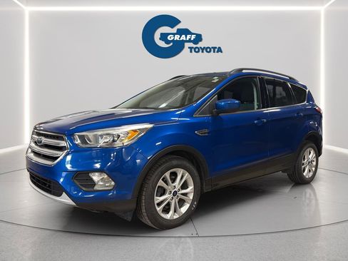 Used 2017 Ford Escape SE w/ Equipment Group 201A FWD image 2