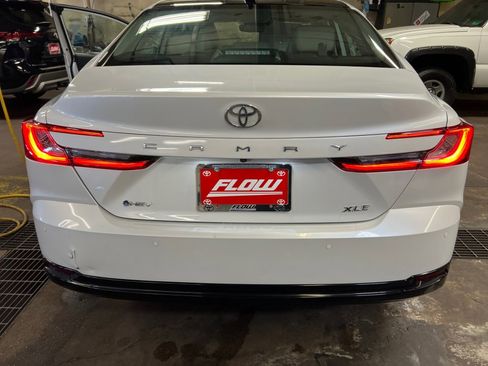 Used 2025 Toyota Camry XLE image 18