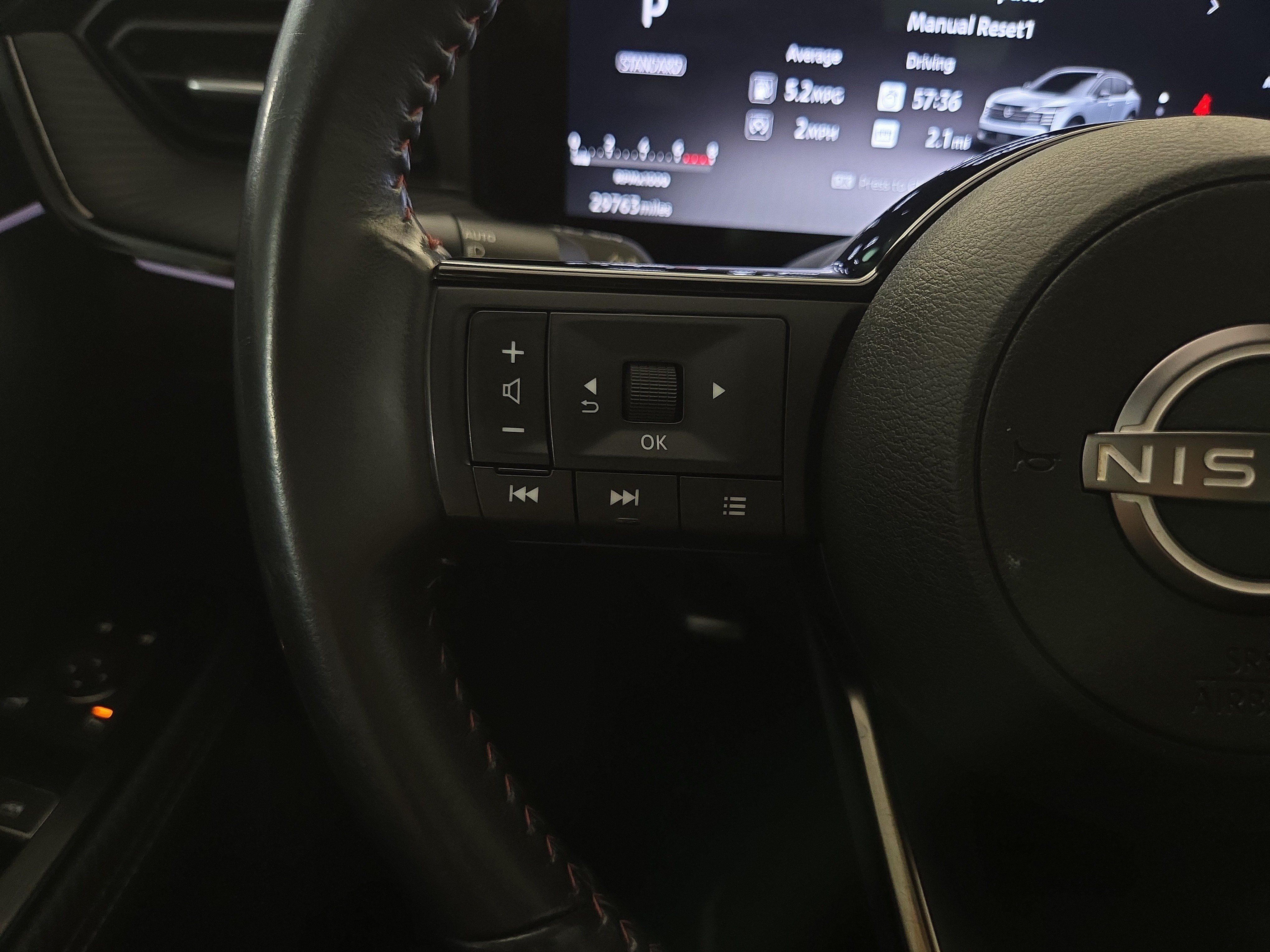 Used 2025 Nissan Kicks SR AWD/4WD image 15