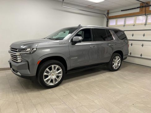 Used 2021 Chevrolet Tahoe High Country w/ Premium Package AWD/4WD image 2
